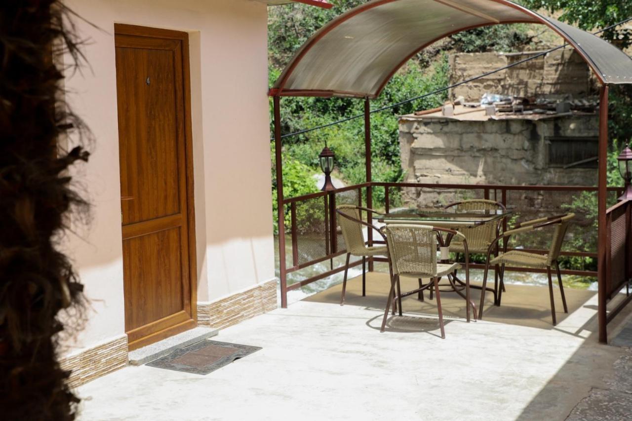 Naberejni Meghri Exterior foto